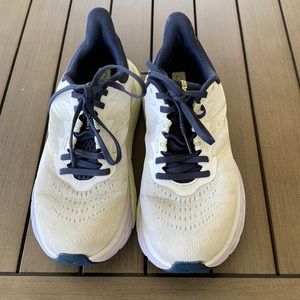 COPY - Hoka arahi 5 stability without limits